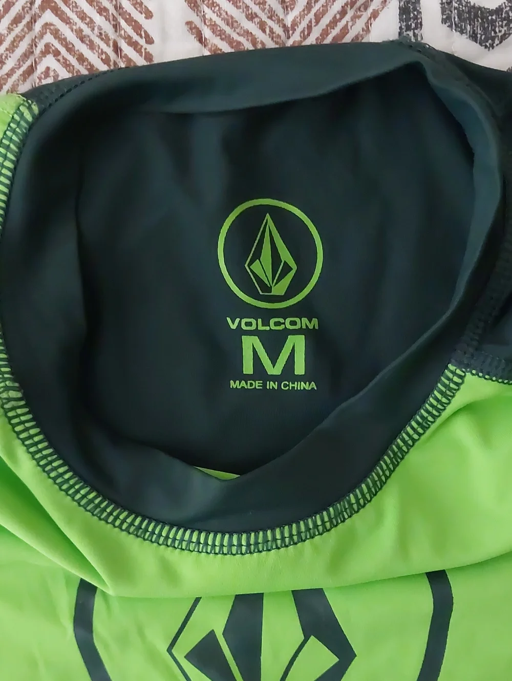 Volcom Rashguard - Picture 2 of 2
